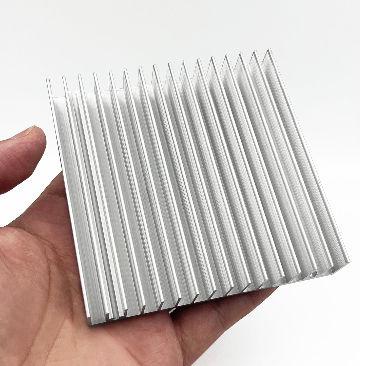 100mm Heatsink 100x100x18mm/ 3.94''x3.94''x0.71'' Heat Sinks Radiator for Circuit Board Transistor Semiconductor Devices Control System Multimedia Components Equipment with 16 Fins - Sliver
